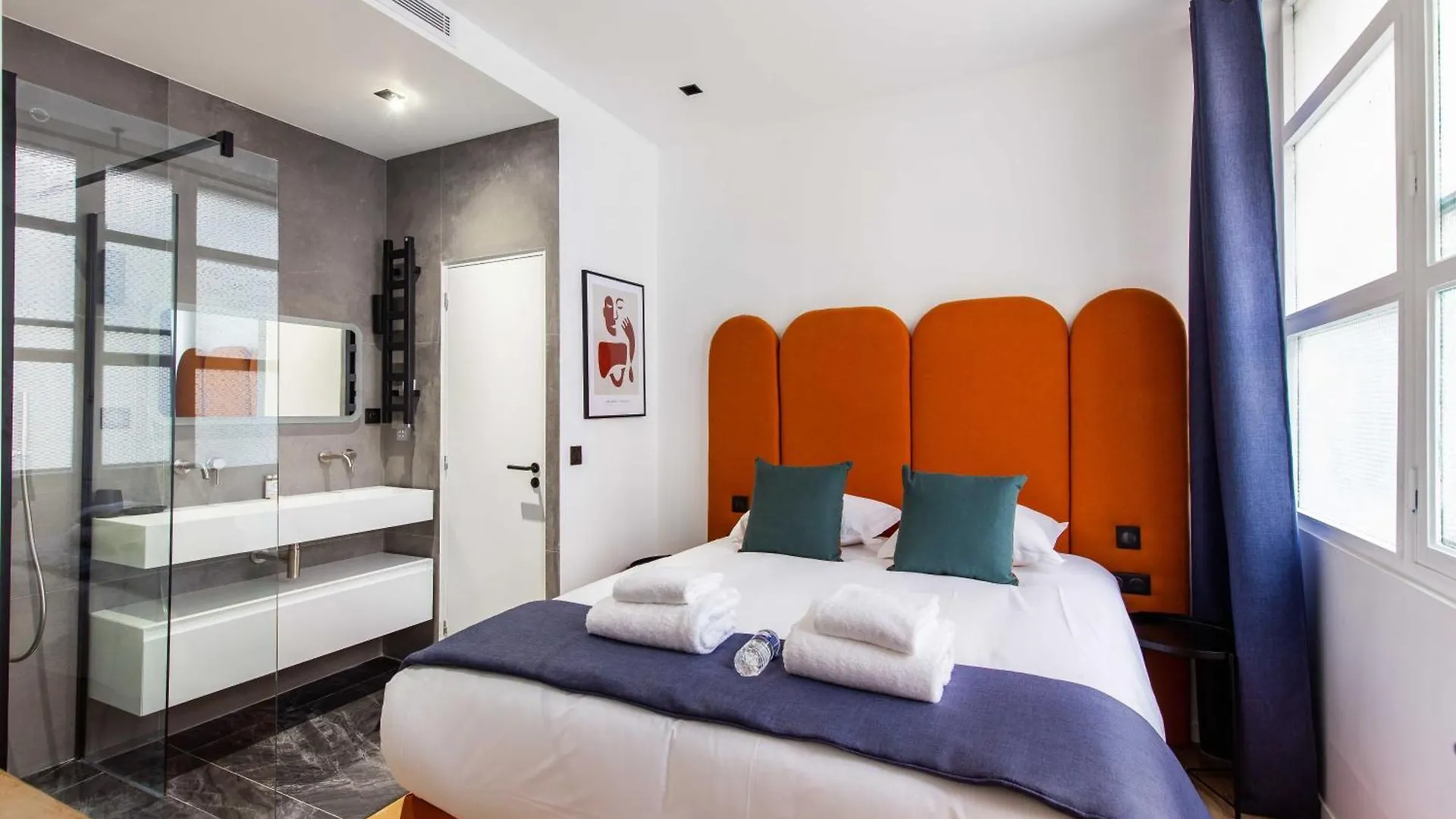 Spacious Apartment- 2Br-6P - Porte Saint-Denis Paris 0*,  France